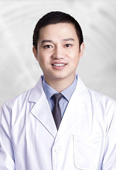 深圳阳光医疗美容医院胸部整形医师陈星光